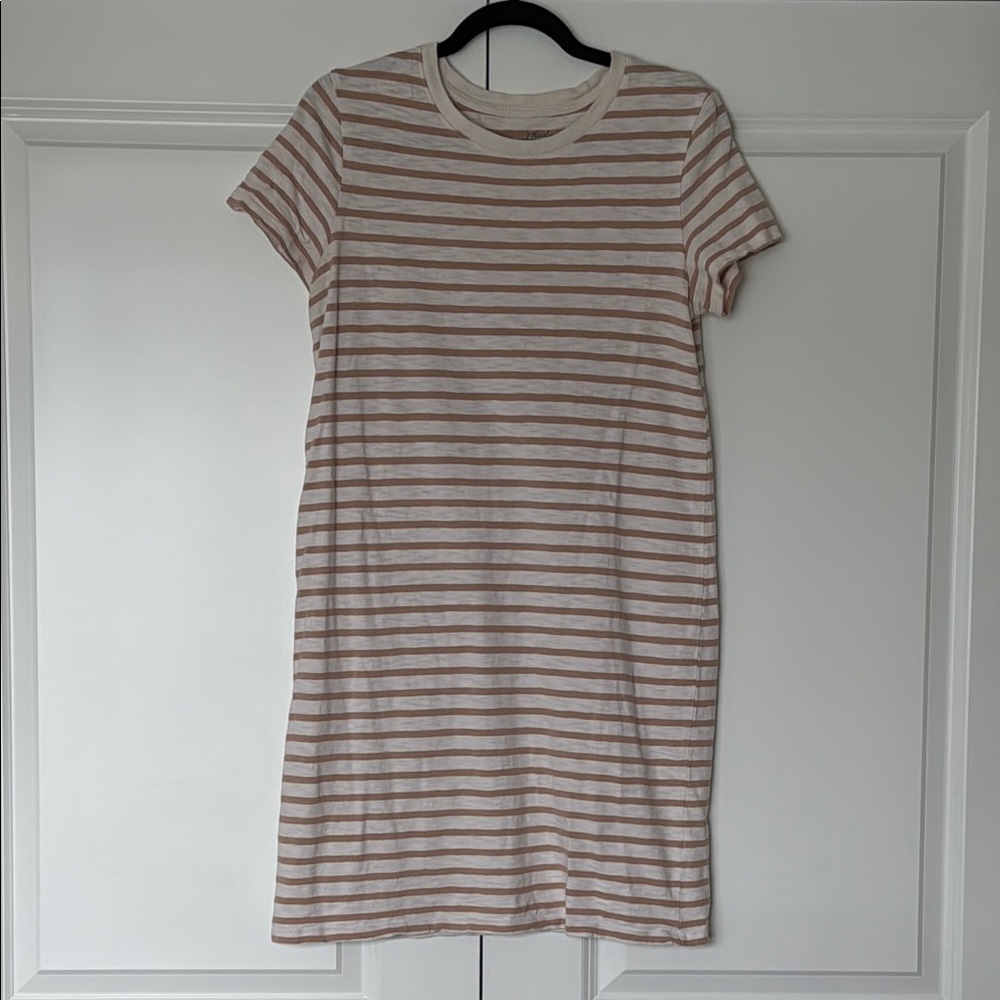 Universal Thread Tan and White Raglan Sleeve Mini Dress
